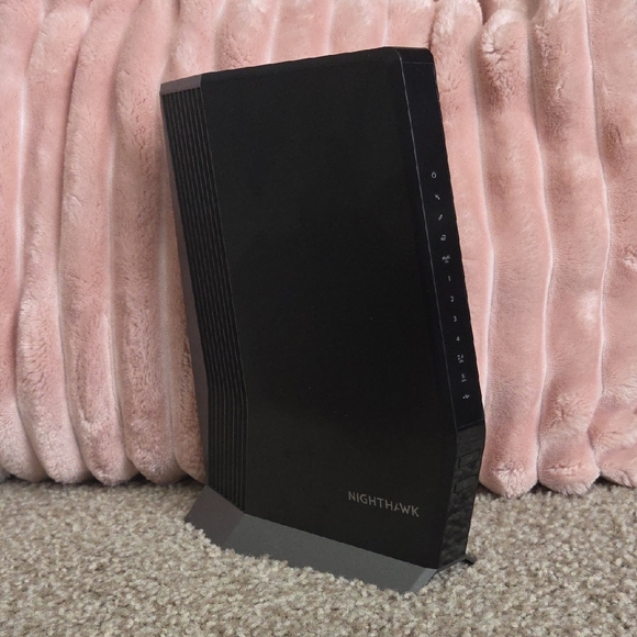 NETGEAR Night Hawk Modem - Picture 3 of 4